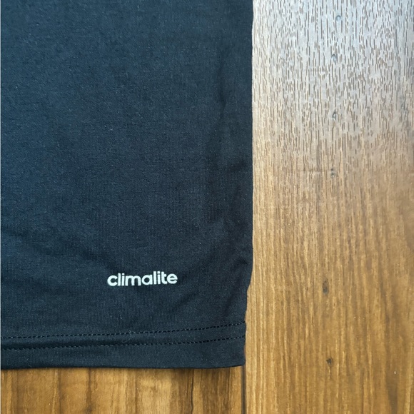 NBA/ Adidas Ultimate Tee * Chicago Bulls Size Large. Dri Fit Style - Picture 4 of 6